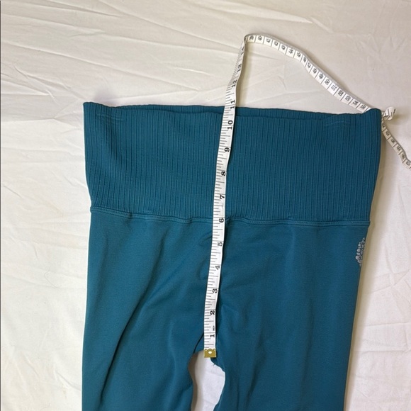 Blue High-Waist Textured Leggings - Picture 8 of 9